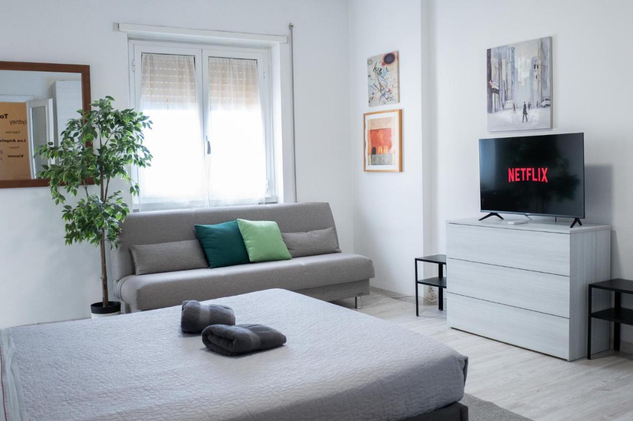 Nonna Pina Guest House Moderno Appartamento Vicino Metro AWifi,Netflix Рим Экстерьер фото